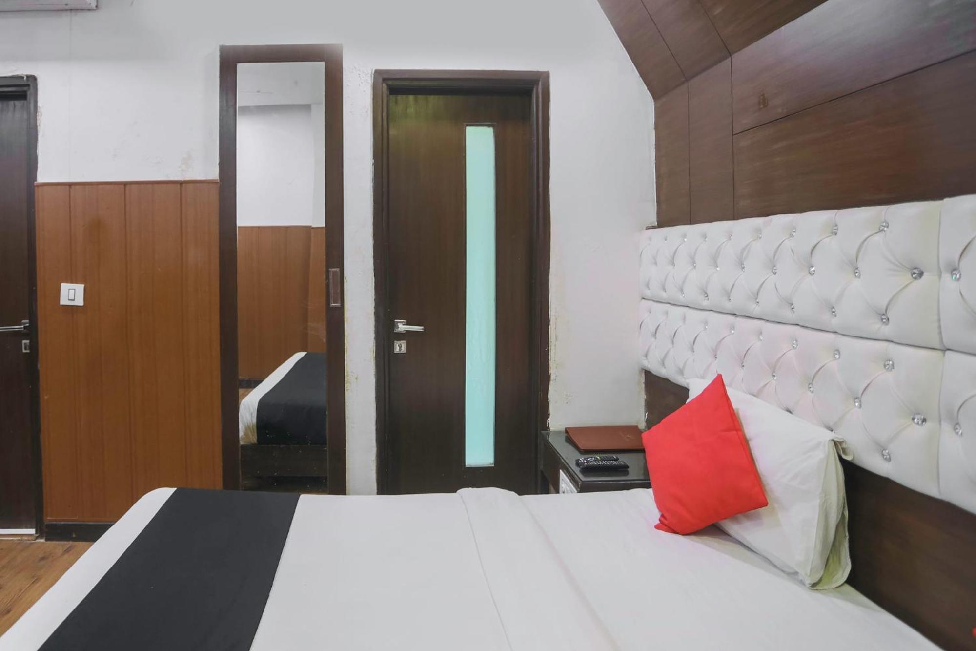Hotel O Parktel Indirapuram Exterior photo