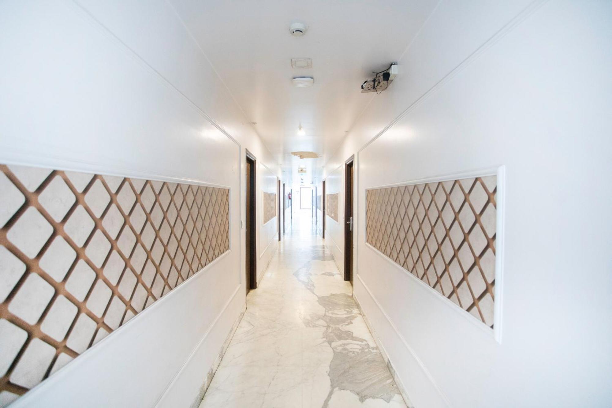 Hotel O Parktel Indirapuram Exterior photo